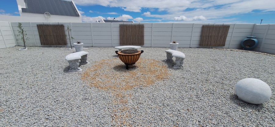 2 Bedroom Property for Sale in Laaiplek Western Cape